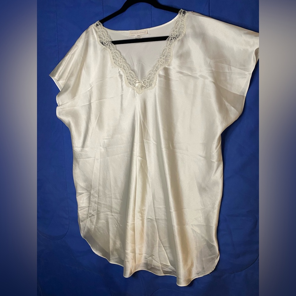 Elegant White Lace-Trimmed Women's Nightgown